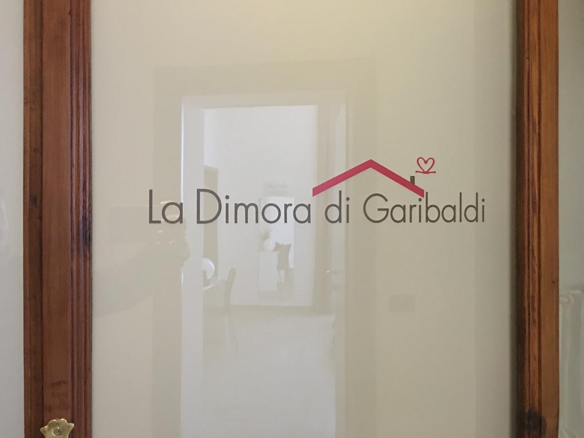 לינה וארוחת בוקר נאפולי La Dimora Di Garibaldi מראה חיצוני תמונה